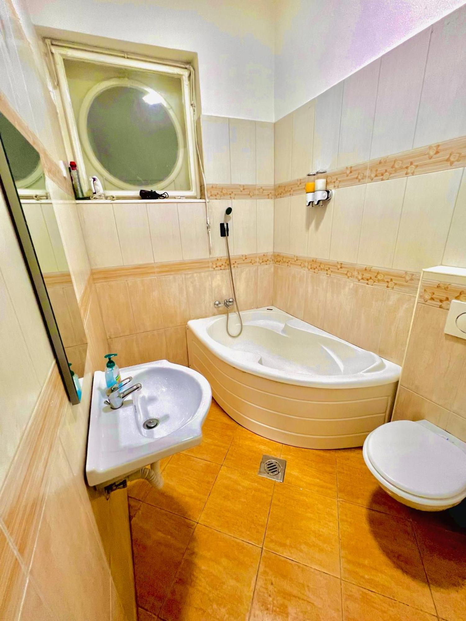 Casa Del Rio Hotel บูดาเปสต์ ภายนอก รูปภาพ